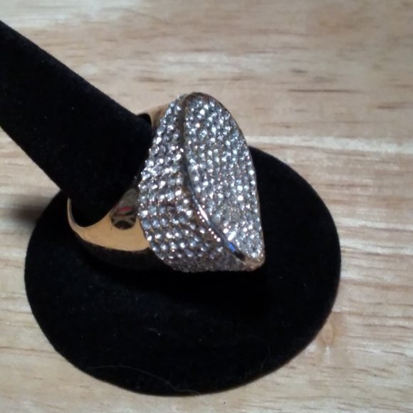 Stunning!! Designer Vince Camuto Size 7 Ring = Gold Tone ANGLE with Rhinestones - Picture 2 of 3